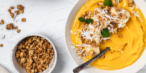 Anti-Inflammatory Turmeric Pineapple Smoothie Bowl - The Ginger People US
