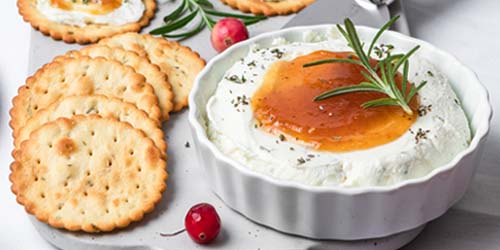 Goat cheese ginger spread with crackers